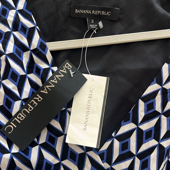 Banana Republic Wrap V-neck dress - Picture 2 of 3